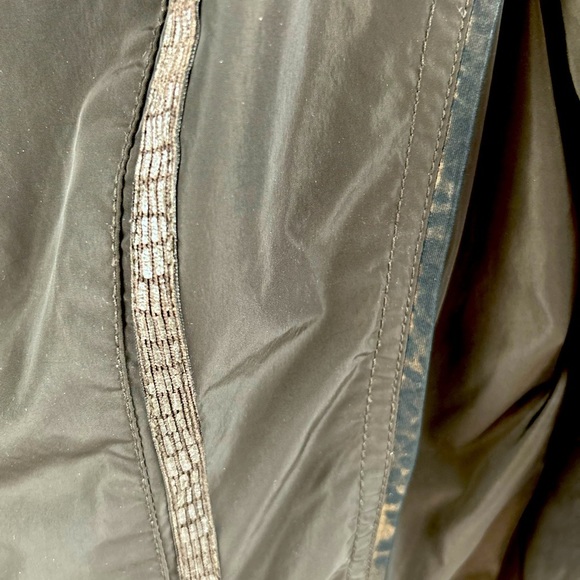 Chico’s Faux Fur collar & cuffs 3 button jacket in Chocolate Brown size Large - Picture 4 of 12